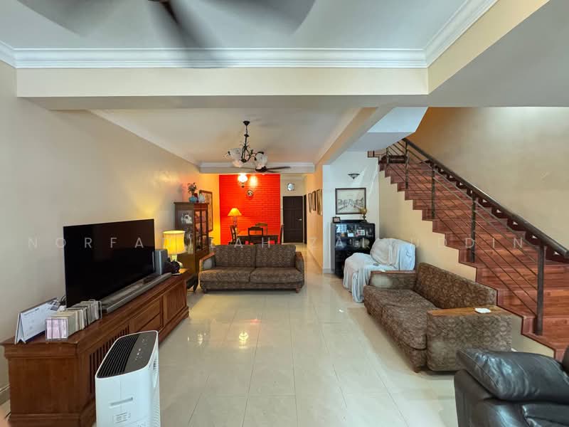 3-storey Terraced House for Sale in Ampang Jaya (Ampang) - NORFADILAH ZAINUDDIN - Living Room - PropertyGuru.com.my