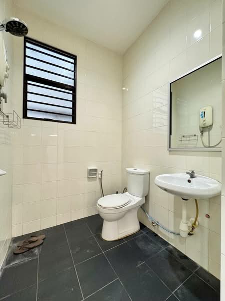 2-storey Terraced House for Sale in Alam Sari (Bangi) - Azli Ibrahim - Bathroom - PropertyGuru.com.my