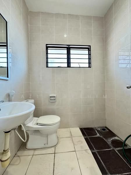 2-storey Terraced House for Sale in Alam Sari (Bangi) - Azli Ibrahim - Bathroom - PropertyGuru.com.my