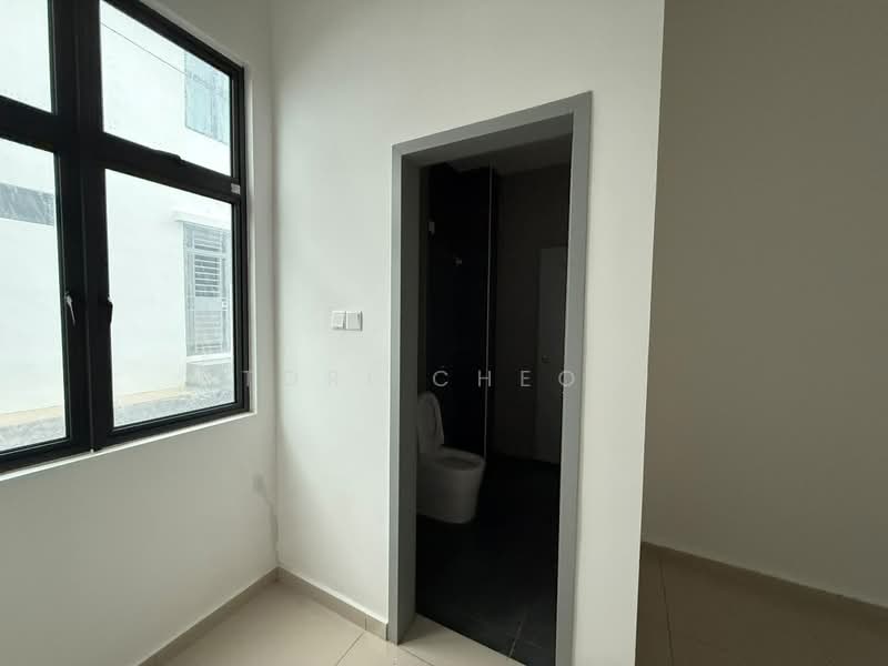 Terraced House for Sale in Kampung Sentosa Barat (Pasir Gudang) - Tori Cheon - Bathroom - PropertyGuru.com.my
