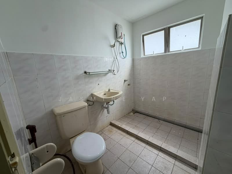 Kondominium untuk Disewa di Endah Ria - Jasmine Yap - Bathroom - PropertyGuru.com.my