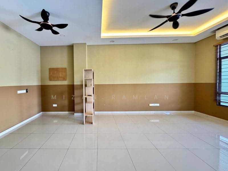 2-storey Terraced House for Sale in Puncak Alam (Selangor) - Mizan Ramlan - Living Room - PropertyGuru.com.my
