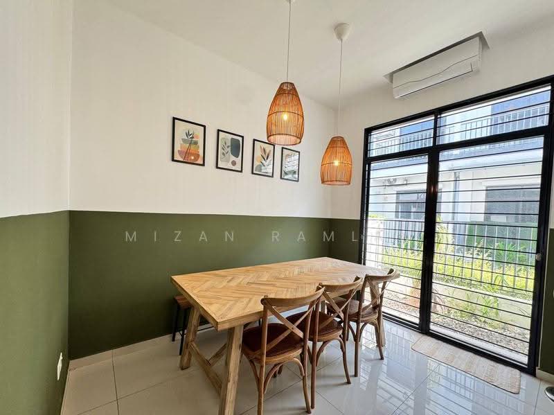 2-storey Terraced House for Sale in Puncak Alam (Selangor) - Mizan Ramlan - Dining Room - PropertyGuru.com.my