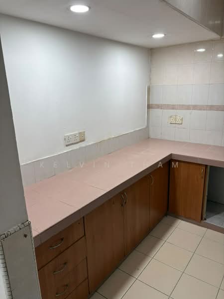 Pangsapuri untuk Disewa di Plaza 393 - Kelvin Tham - Kitchen - PropertyGuru.com.my