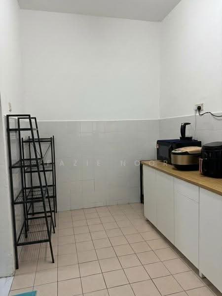 2-storey Terraced House for Sale in Ampang (Selangor) - Fazie Noor - Kitchen - PropertyGuru.com.my