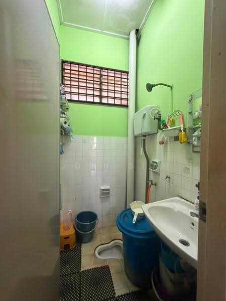 Rumah Teres 1-Tingkat untuk Dijual di Taman Perling (Perling) - John Sia - Bathroom - PropertyGuru.com.my