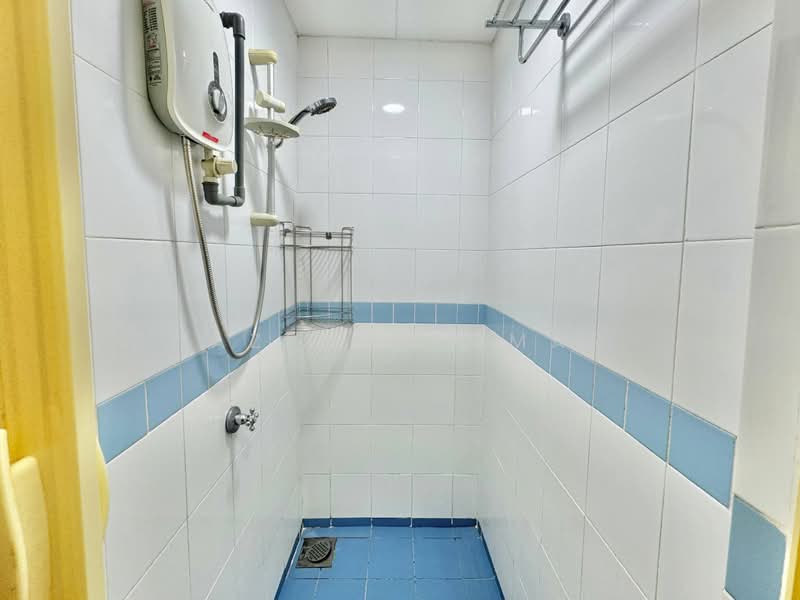 Condominium for Sale at Seri Maya Condominium - Hazeman Omar - Bathroom - PropertyGuru.com.my