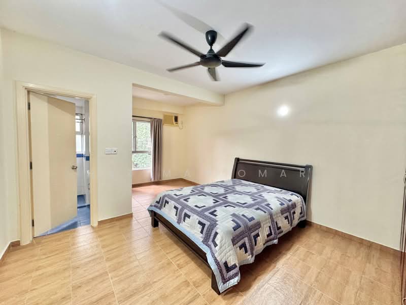 Condominium for Sale at Seri Maya Condominium - Hazeman Omar - Bedroom - PropertyGuru.com.my