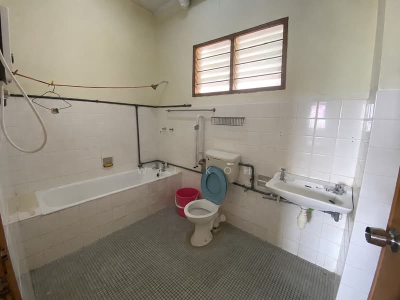 Bungalow House untuk Dijual di Taman Paramount (Petaling Jaya) - Wil Koh - Bathroom - PropertyGuru.com.my