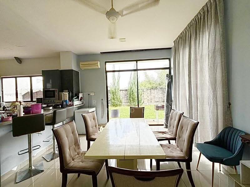 Semi-Detached House for Sale in Ampang Jaya (Ampang) - NORFADILAH ZAINUDDIN - Dining Room - PropertyGuru.com.my