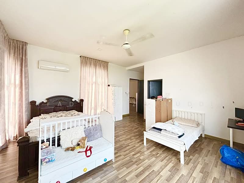 Semi-Detached House for Sale in Ampang Jaya (Ampang) - NORFADILAH ZAINUDDIN - Bedroom - PropertyGuru.com.my