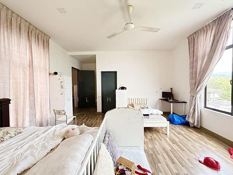Semi-Detached House for Sale in Ampang Jaya (Ampang) - NORFADILAH ZAINUDDIN - Bedroom - PropertyGuru.com.my