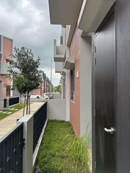 Rumah Teres untuk Dijual di Elmina (Shah Alam) - Edwin . - Exterior - PropertyGuru.com.my