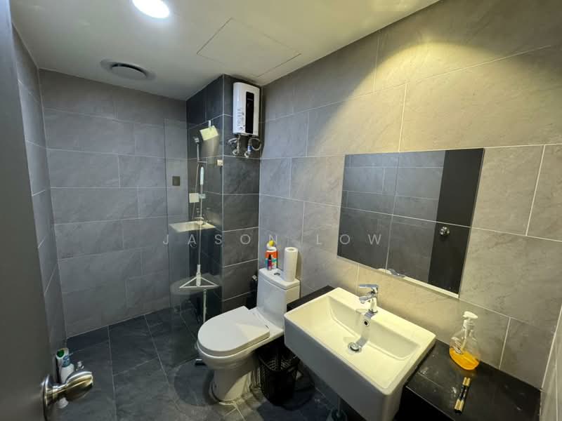 Kediaman Servis untuk Disewa di Emporis - Jason Low - Bathroom - PropertyGuru.com.my