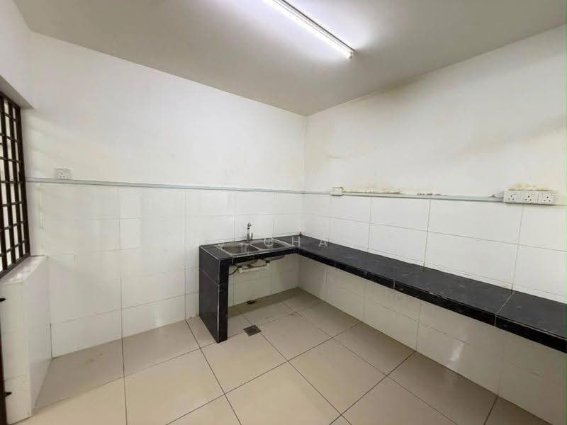 2-storey Terraced House for Sale in Bandar Uda Utama (Johor Bahru) - SJ CHAN - Kitchen - PropertyGuru.com.my