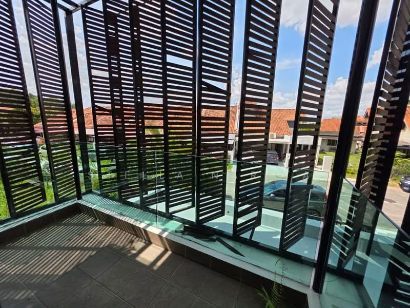 Rumah Berkembar untuk Dijual di Taman Nusa Idaman (Iskandar Puteri (Nusajaya)) - Stella Narita - Balcony - PropertyGuru.com.my