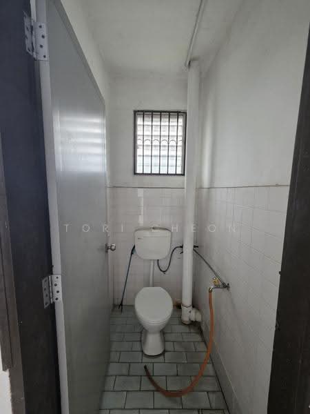 Office for Rent in Johor Bahru (Johor) - Tori Cheon - Bathroom - PropertyGuru.com.my
