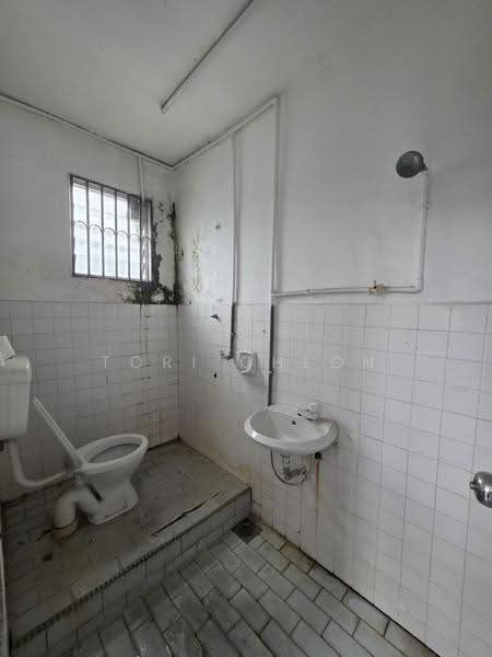 Office for Rent in Johor Bahru (Johor) - Tori Cheon - Bathroom - PropertyGuru.com.my