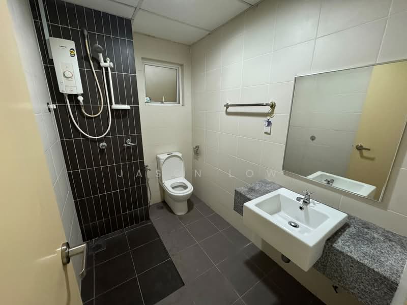 Kediaman Servis untuk Disewa di Metropolitan Square - Jason Low - Bathroom - PropertyGuru.com.my