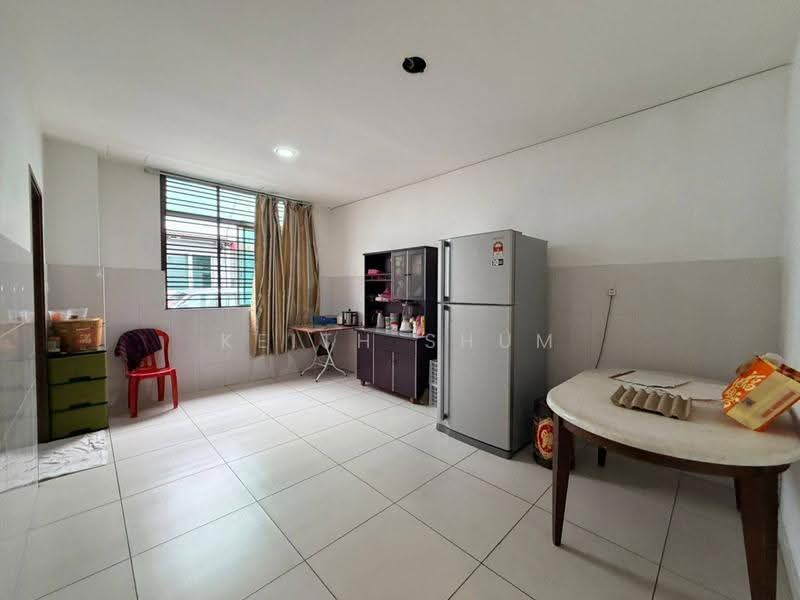 2-storey Terraced House for Sale in Rini Hills 2 (Skudai) - Keith Shum - Kitchen - PropertyGuru.com.my