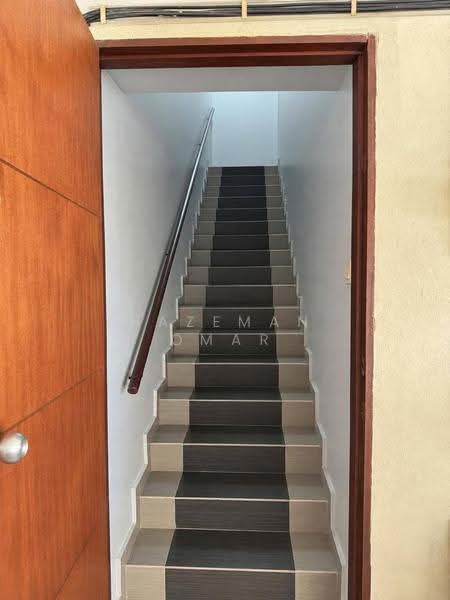 Rumah Bandar untuk Dijual di Bandar Baru Sungai Long (Kajang) - Hazeman Omar - Entrance - PropertyGuru.com.my