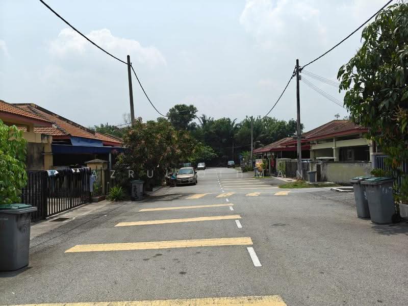 Rumah Teres 1-Tingkat untuk Dijual di Taman Teratai (Nilai) - Azrul Othman - Exterior - PropertyGuru.com.my