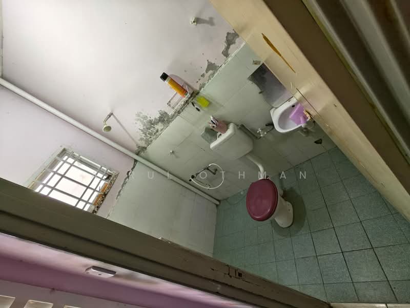 Rumah Teres 1-Tingkat untuk Dijual di Taman Teratai (Nilai) - Azrul Othman - Bathroom - PropertyGuru.com.my