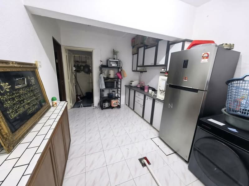 2-storey Terraced House for Sale in Taman Seri Bahagia (Cheras) - Tabber Tan - Kitchen - PropertyGuru.com.my