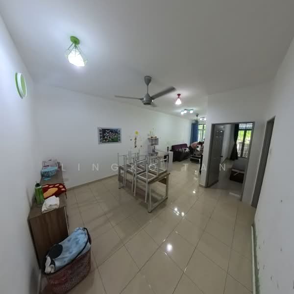 Rumah Bandar untuk Disewa di Sitiawan (Perak) - Lingko Tan - Living Room - PropertyGuru.com.my