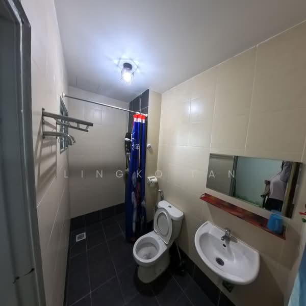 Rumah Bandar untuk Disewa di Sitiawan (Perak) - Lingko Tan - Bathroom - PropertyGuru.com.my