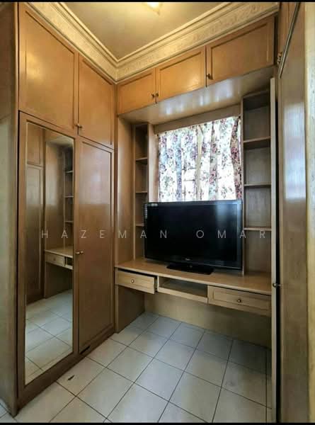 Apartment for Sale at Tasik Heights Apartment - Hazeman Omar - Study - PropertyGuru.com.my