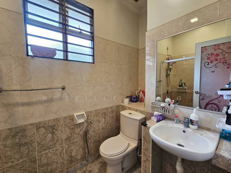 Rumah Teres 2-Tingkat untuk Dijual di Putra Permai (Subang Jaya) - Nobeille Chung - Bathroom - PropertyGuru.com.my