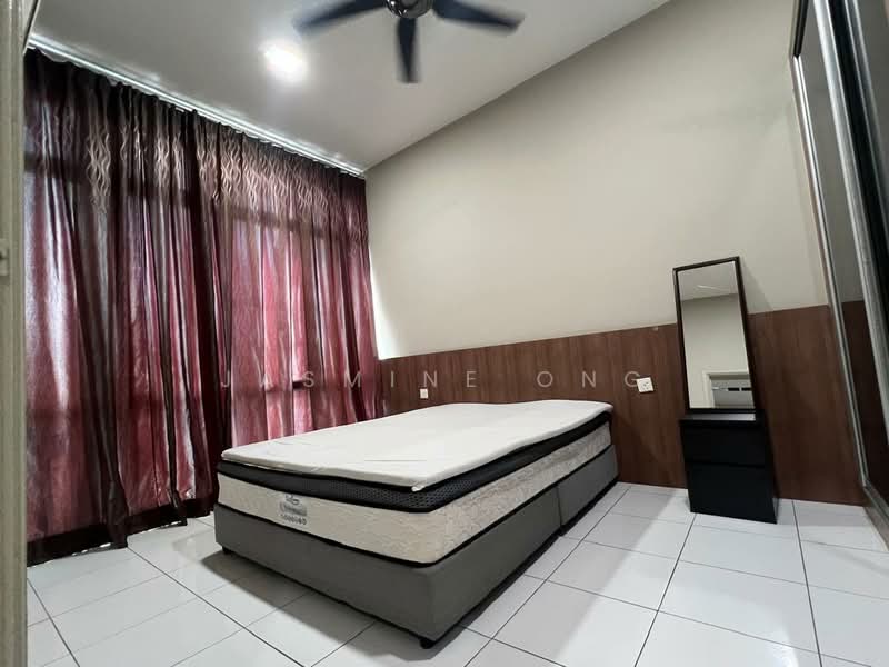 Kediaman Servis untuk Disewa di THE SENAI GARDEN (PANGSAPURI IMPIAN SENAI) - Jasmine Ong - Bedroom - PropertyGuru.com.my