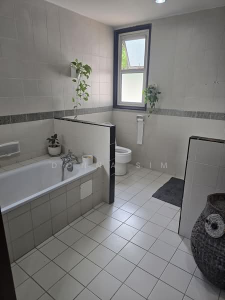 Bungalow House untuk Dijual di Sierramas (Sungai Buloh) - Donna Sim - Bathroom - PropertyGuru.com.my