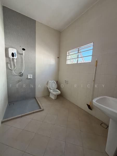 Bungalow House untuk Dijual di Kota Kinabalu (Sabah) - Fernando Ricky - Bathroom - PropertyGuru.com.my