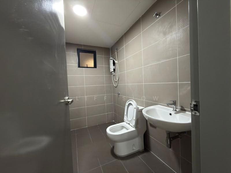 Kediaman Servis untuk Disewa di M Centura - Cliff Siow - Bathroom - PropertyGuru.com.my
