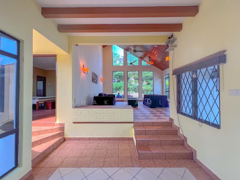Bungalow House for Sale in Saujana Utama (Selangor) - Ishak Ramli - Living Room - PropertyGuru.com.my