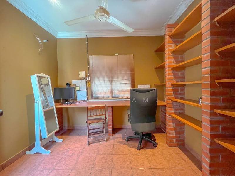 Bungalow House for Sale in Saujana Utama (Selangor) - Ishak Ramli - Study - PropertyGuru.com.my