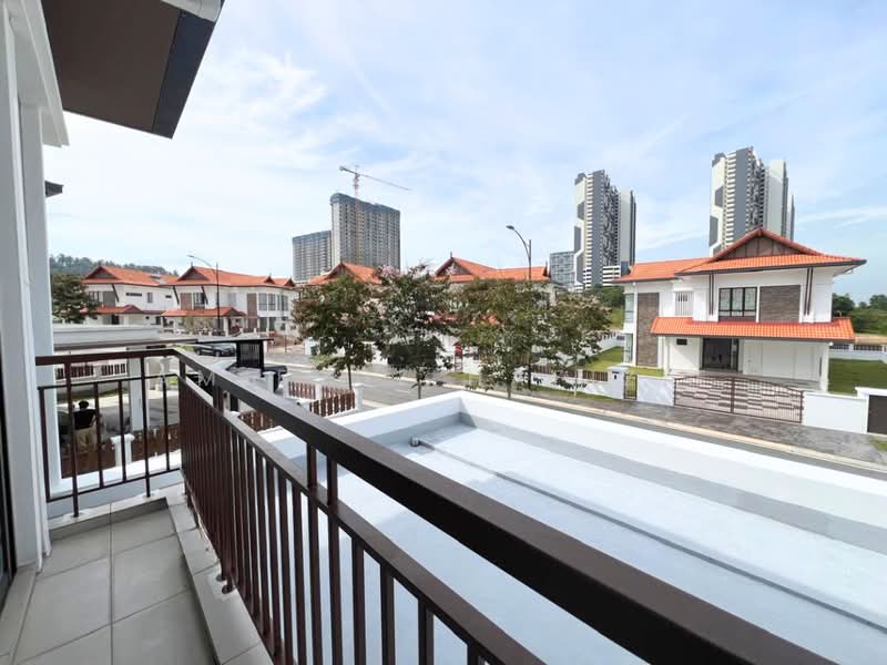 Rumah Berkembar untuk Dijual di Alam Sari (Bangi) - Amierul Hafizie - Exterior - PropertyGuru.com.my