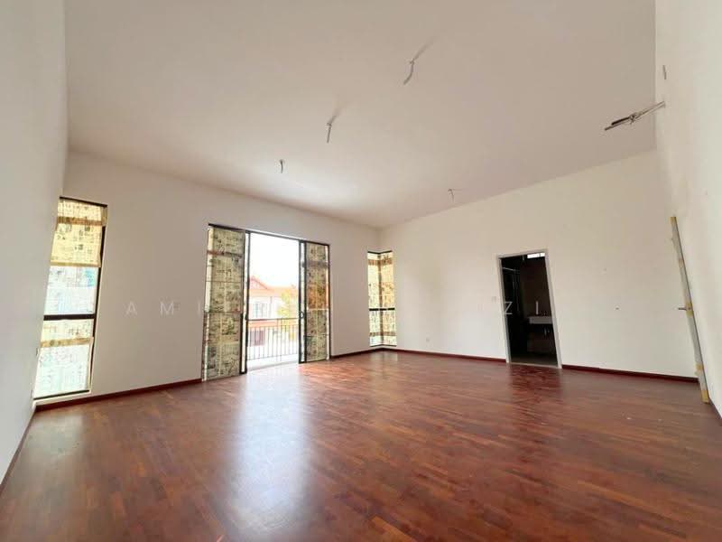 Rumah Berkembar untuk Dijual di Alam Sari (Bangi) - Amierul Hafizie - Living Room - PropertyGuru.com.my