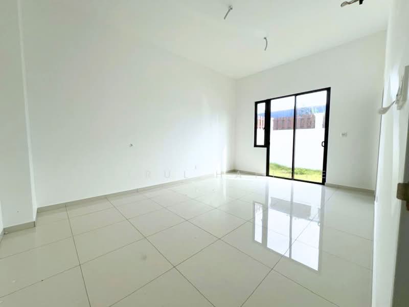 Rumah Berkembar untuk Dijual di Alam Sari (Bangi) - Amierul Hafizie - Living Room - PropertyGuru.com.my