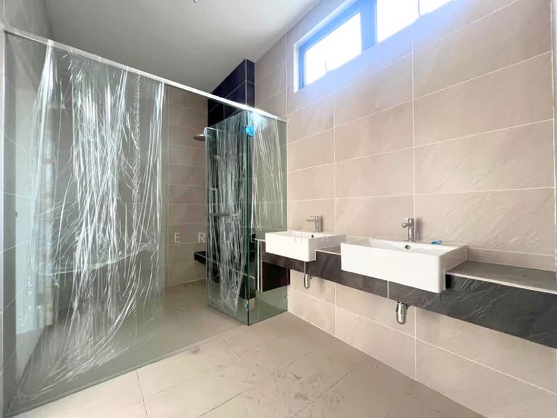 Rumah Berkembar untuk Dijual di Alam Sari (Bangi) - Amierul Hafizie - Bathroom - PropertyGuru.com.my