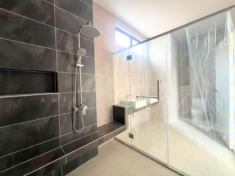 Rumah Berkembar untuk Dijual di Alam Sari (Bangi) - Amierul Hafizie - Bathroom - PropertyGuru.com.my