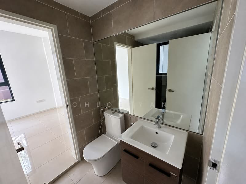 Kediaman Servis untuk Dijual di Est8 - Chloe Yan - Bathroom - PropertyGuru.com.my