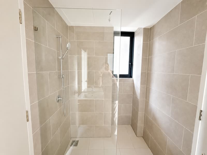 Kediaman Servis untuk Dijual di Est8 - Chloe Yan - Bathroom - PropertyGuru.com.my