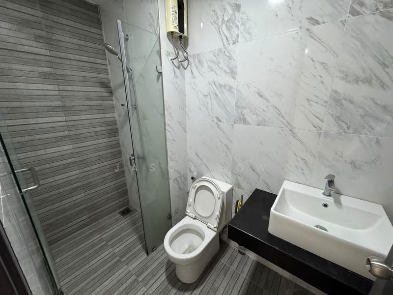 Kediaman Servis untuk Disewa di Emporis - Jason Low - Bathroom - PropertyGuru.com.my