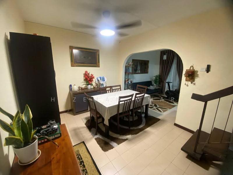 2-storey Terraced House for Sale in Kelana Jaya (Petaling Jaya) - Hazeman Omar - Dining Room - PropertyGuru.com.my