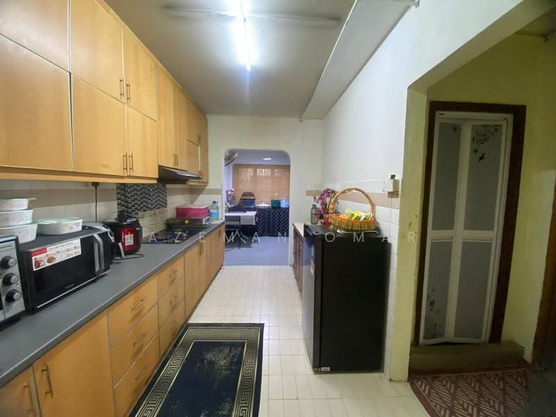 2-storey Terraced House for Sale in Kelana Jaya (Petaling Jaya) - Hazeman Omar - Kitchen - PropertyGuru.com.my