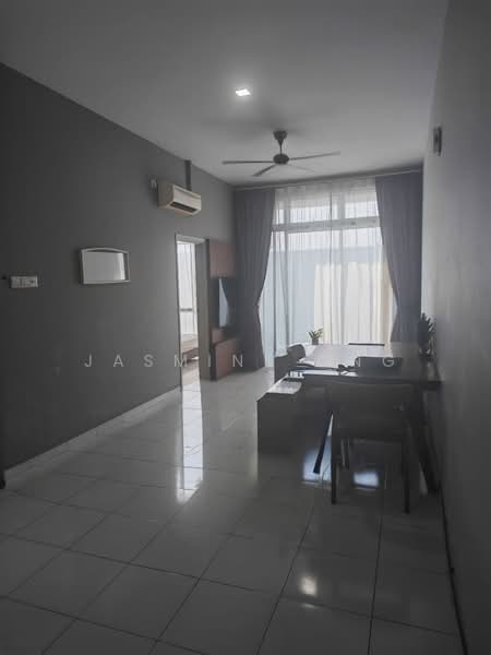 Kediaman Servis untuk Disewa di THE SENAI GARDEN (PANGSAPURI IMPIAN SENAI) - Jasmine Ong - Living Room - PropertyGuru.com.my