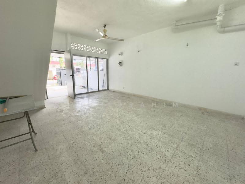 Rumah Teres 2-Tingkat untuk Dijual di Taman Sri Rampai (Wangsa Maju) - Azli Ibrahim - Living Room - PropertyGuru.com.my